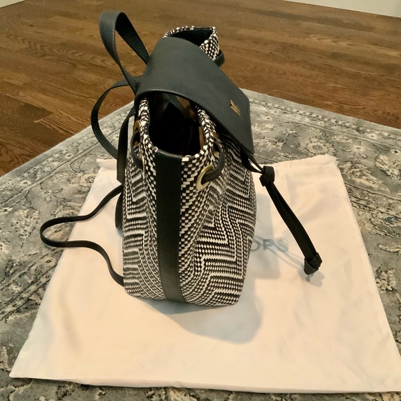 Michael Kors Junie Chevron Backpack Navy/White main image 5